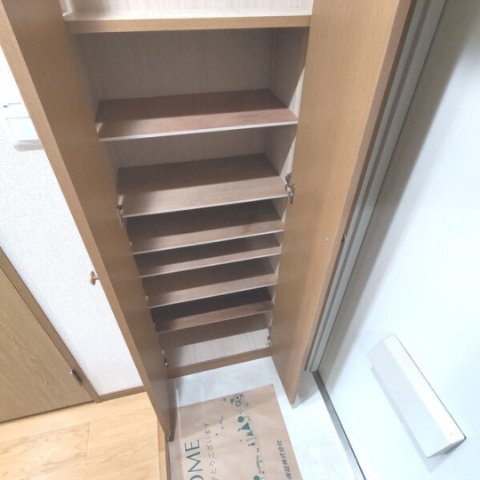 玄関　別部屋参考写真です