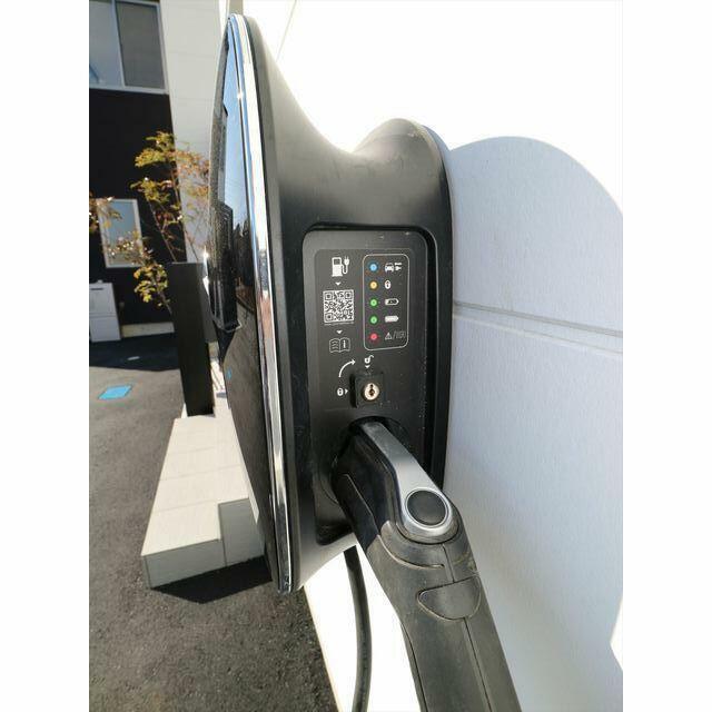 その他設備　1F外EV充電器