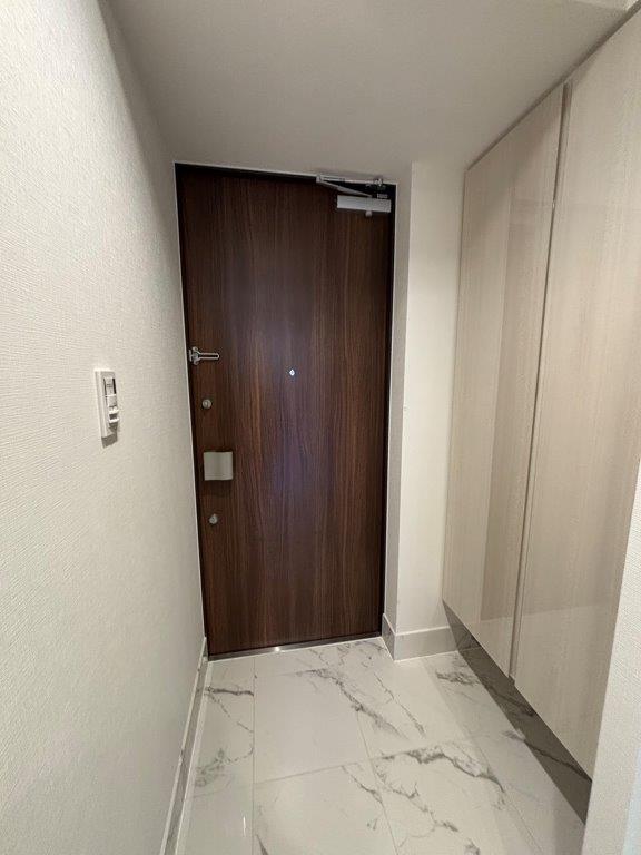 アクシルコート日本橋本町の玄関写真