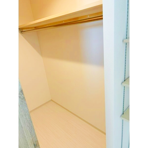 収納　衣類の収納に便利なクローゼットです♪