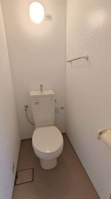 トイレ　※別号室2DKタイプ参考写真、イメージ、現状優先。