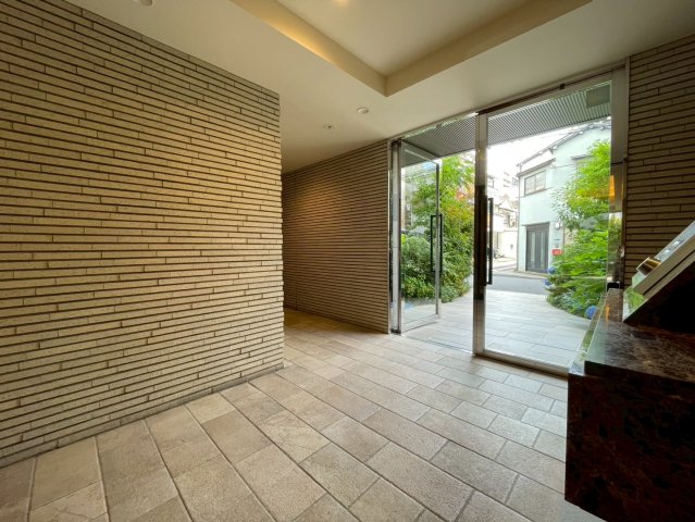 ロビー　建物の内部です