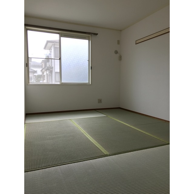 居室・リビング　きれいな和室です
