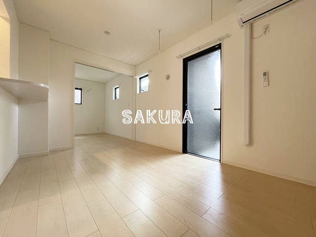 居室・リビング　開放感のあるゆったりとしたお部屋です♪