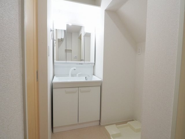 洗面設備　※別号室の写真です。
