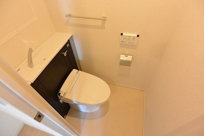 トイレ　何故か落ち着くスペースがトイレですね