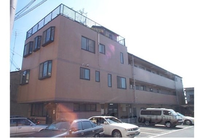 京都市下京区諏訪開町のマンションの建物外観