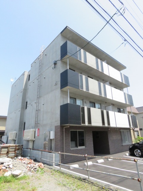 札幌市豊平区美園六条のマンションの建物外観