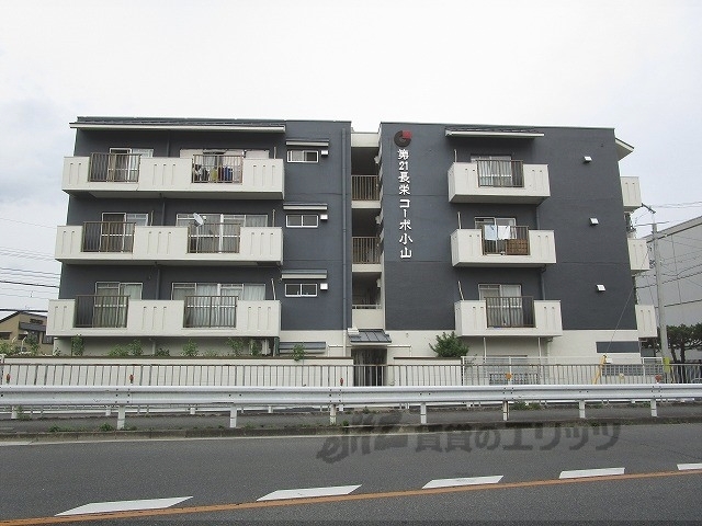京都市西京区松尾木ノ曽町のマンションの建物外観