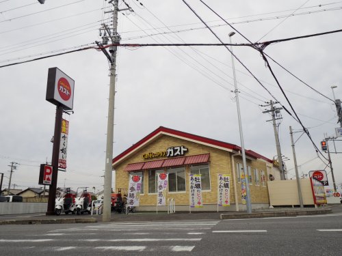 【桜井市大字戒重のアパートの飲食店】