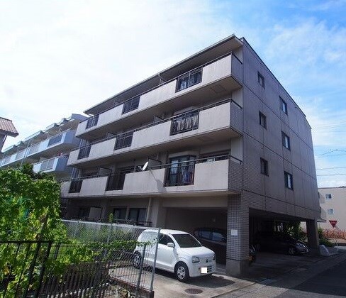 名古屋市緑区相川のマンションの建物外観