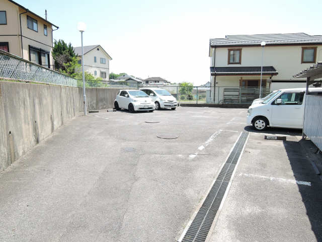 【ホワイトピア江島台の駐車場】