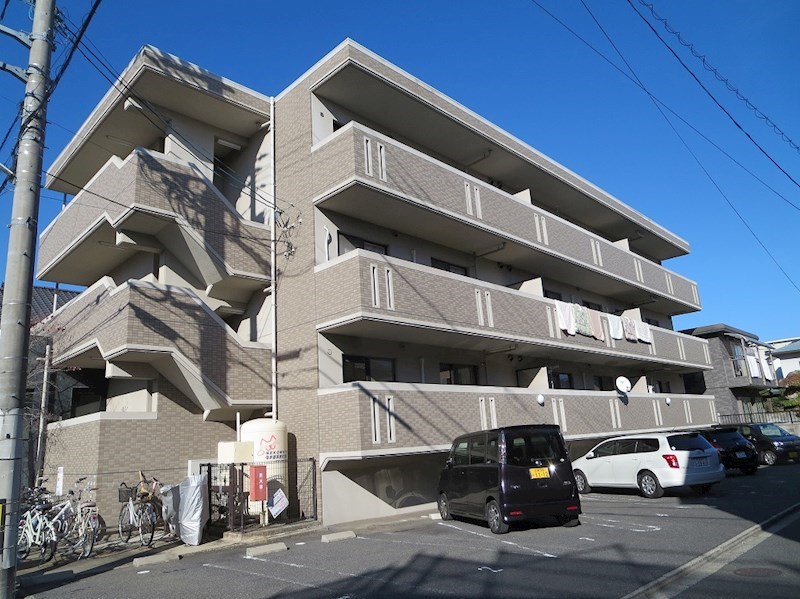 グランディール桜尾の建物外観