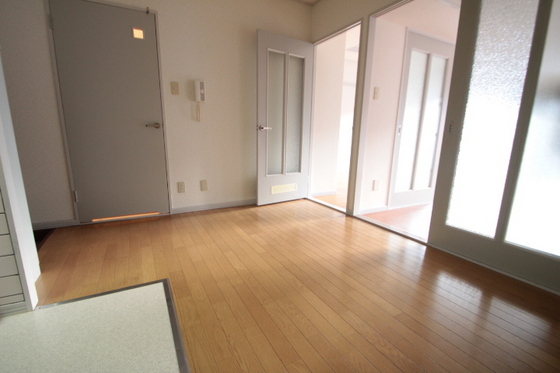 居室・リビング　※別部屋の写真です