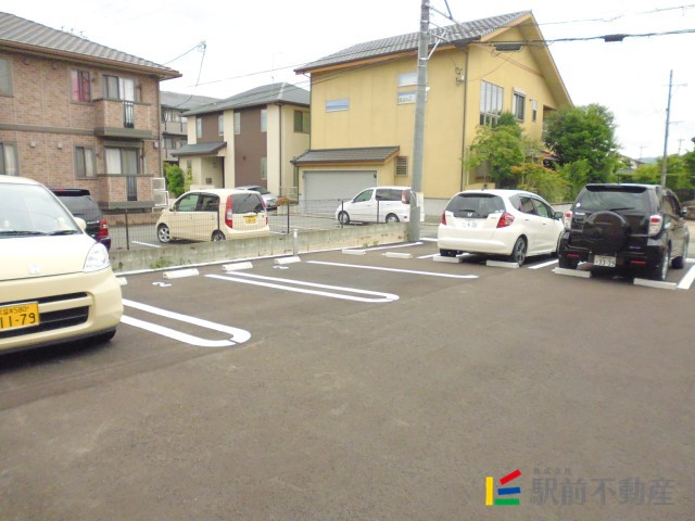 【久留米市西町のアパートの駐車場】