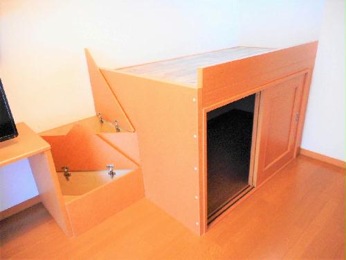 収納　ベッド下、階段下は大容量収納！