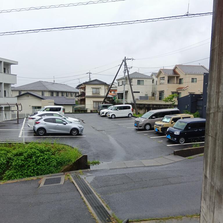 【広島市安佐南区長楽寺のマンションの駐車場】