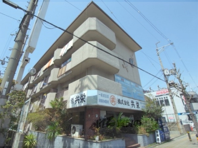 京都市山科区音羽前田町のマンションの建物外観