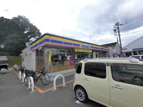 【成田市土屋のアパートのコンビニ】