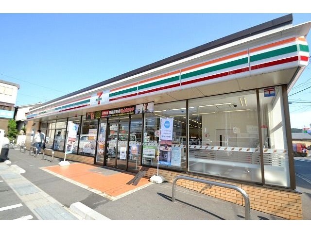 【広島市安佐南区西原のアパートのコンビニ】