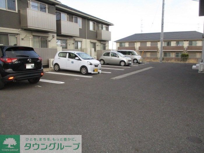 【鎌ケ谷市新鎌ケ谷のアパートの駐車場】