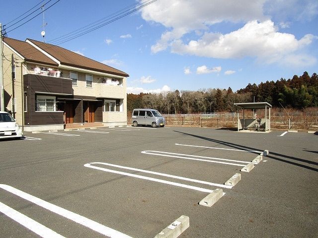 【東茨城郡城里町大字那珂西のアパートの駐車場】