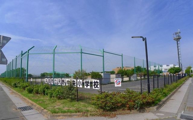 【太田市牛沢町のアパートの小学校】