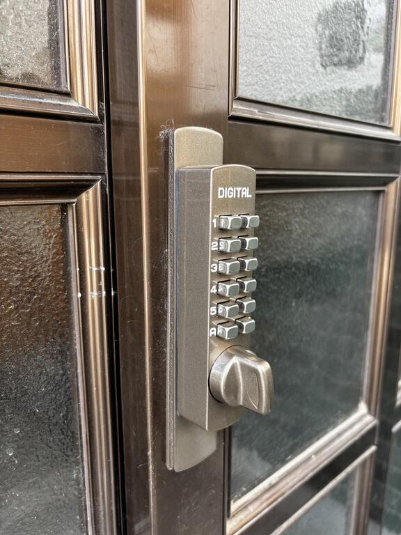 セキュリティ　ナンバーロックで鍵不要。持ち歩く必要もなくす心配もないです。