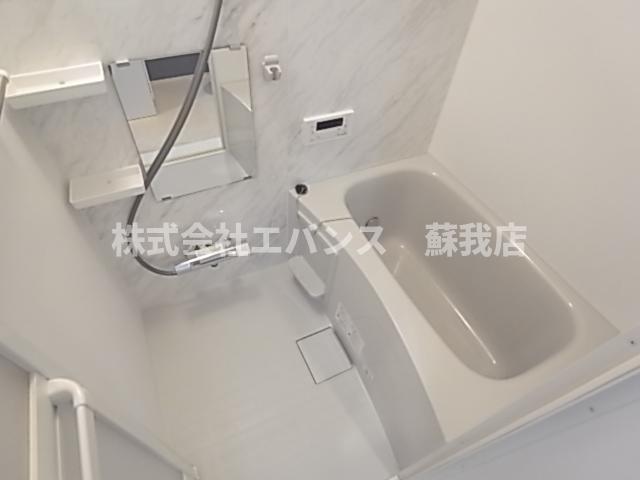 バス・シャワールーム　落ち着いた空間のお風呂です