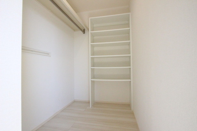 収納　洋室ウォークインクローゼット