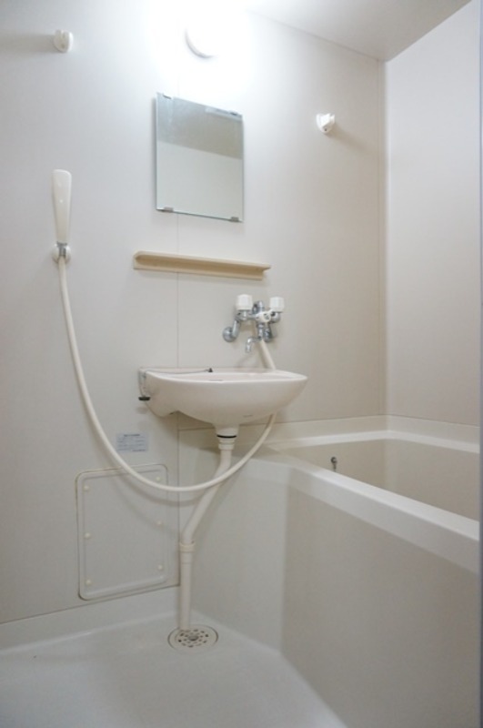 バス・シャワールーム　図面と現状に相違がある場合には現状を優先