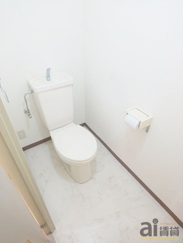 トイレ　※同仕様写真
