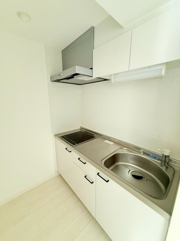 キッチン　同シリーズ物件のモデルルームになります※現況優先