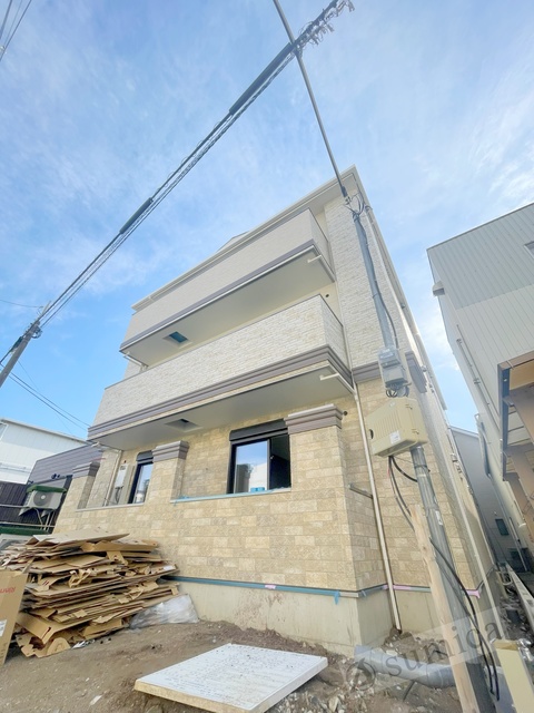 建物外観　スマートに佇むお家。毎日が楽しくなります。