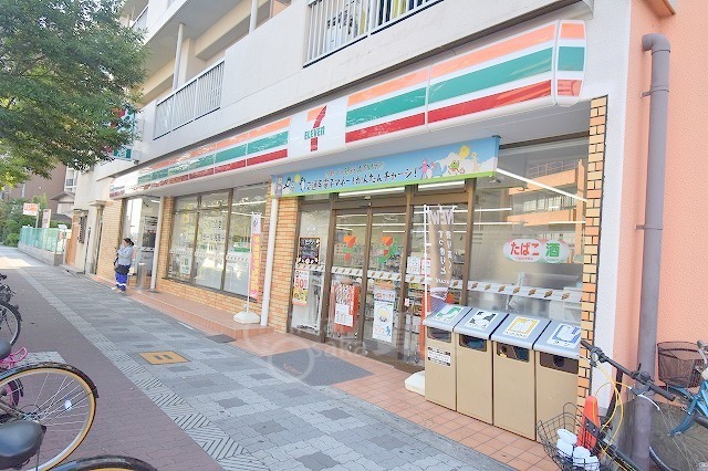コンビニ　セブンイレブン 大阪東中島1丁目店（コンビニ）まで97m