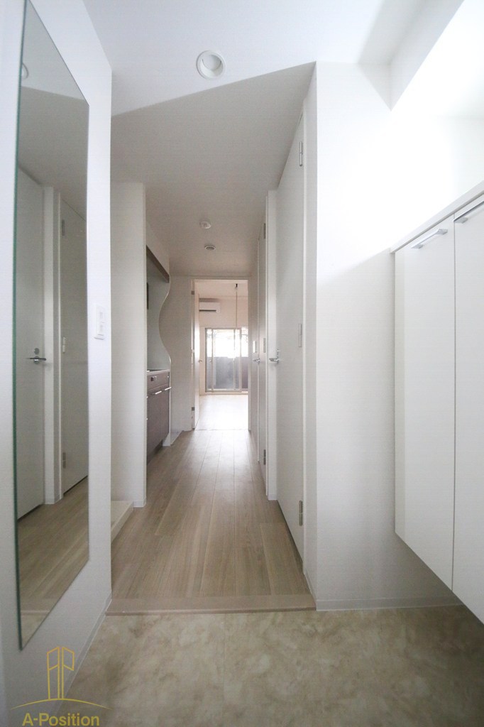 玄関　セレニテ梅田北アリエ壱番館