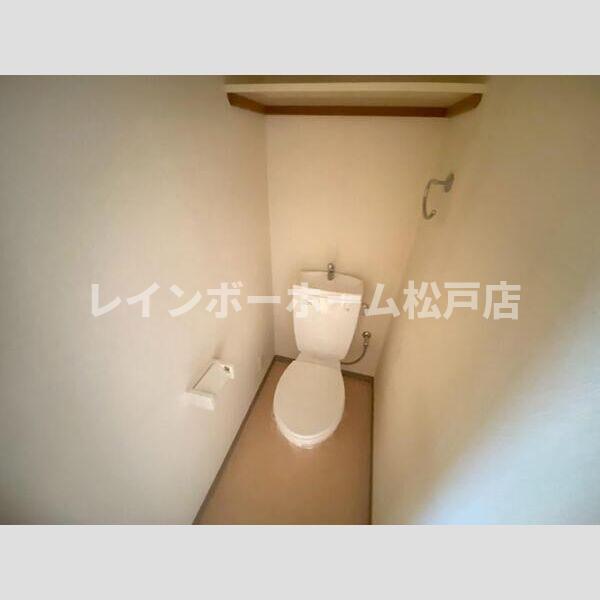 トイレ　落ち着いたトイレです