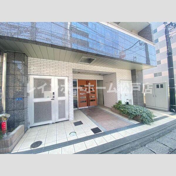 エントランス　建物の内部です