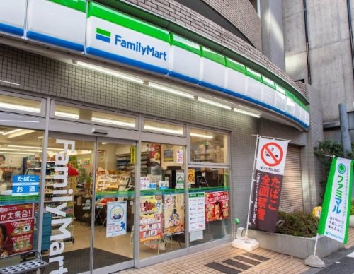 コンビニ　ファミリーマート 板橋駅桜通り店（コンビニ）まで200m