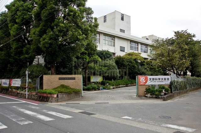 中学校　熊本市立西原中学校（中学校）まで663m