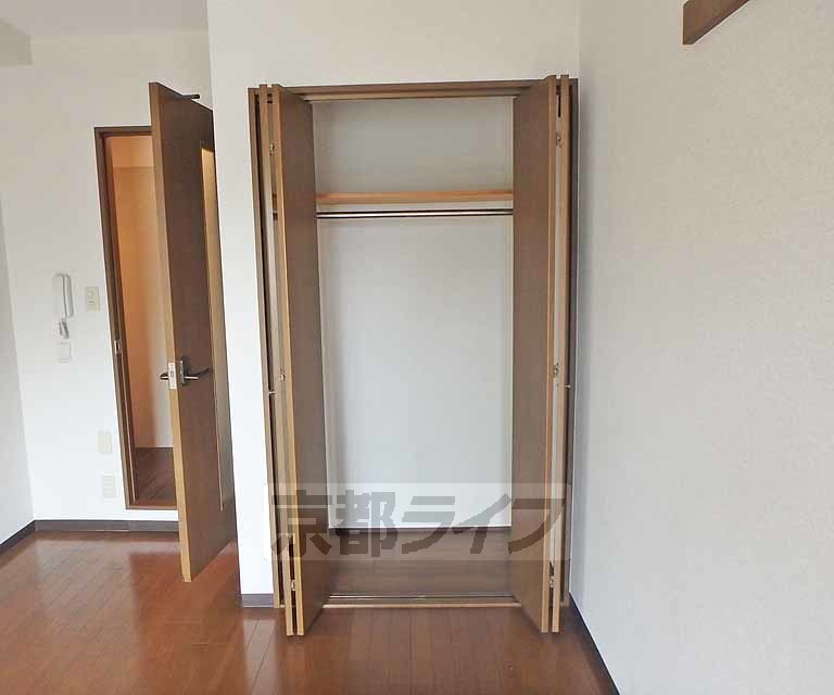 収納　奥行きのある収納スペースです