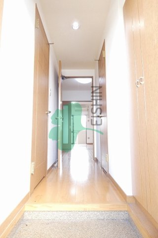 玄関　下駄箱もしっかりついてます！