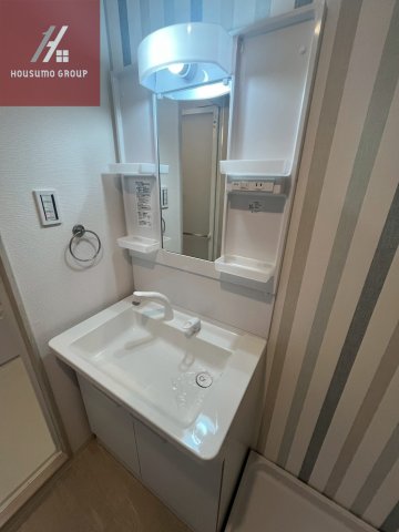 エントランス　落ち着いたエントランスです