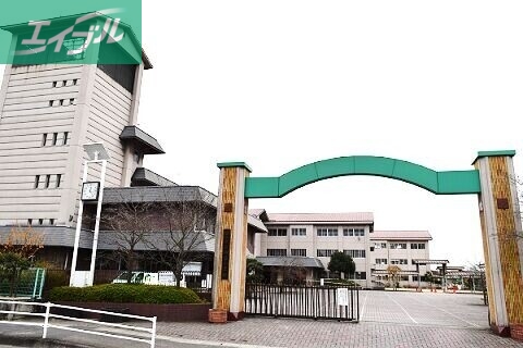 小学校　岡山市立御南小学校（小学校）まで665m
