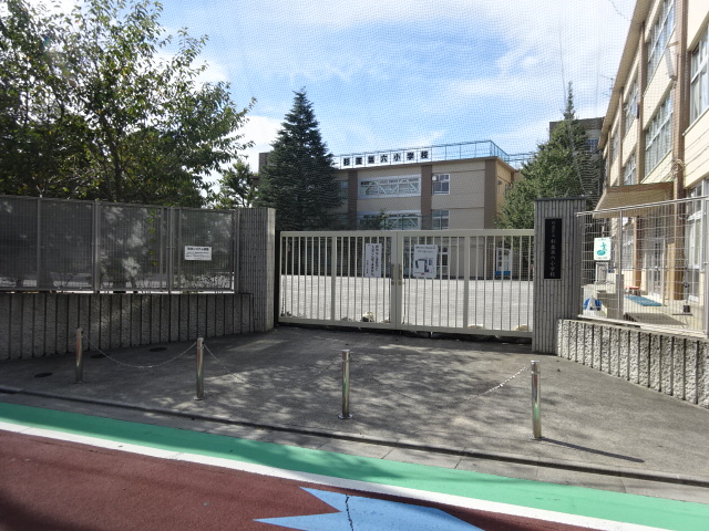 小学校　杉並区立杉並第六小学校（小学校）まで298m