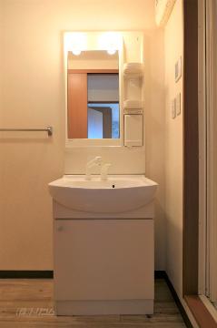 洗面設備　洗髪洗面化粧台