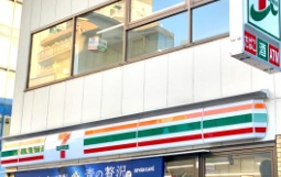 コンビニ　セブンイレブン北新宿1丁目大久保通り店（コンビニ）まで334m