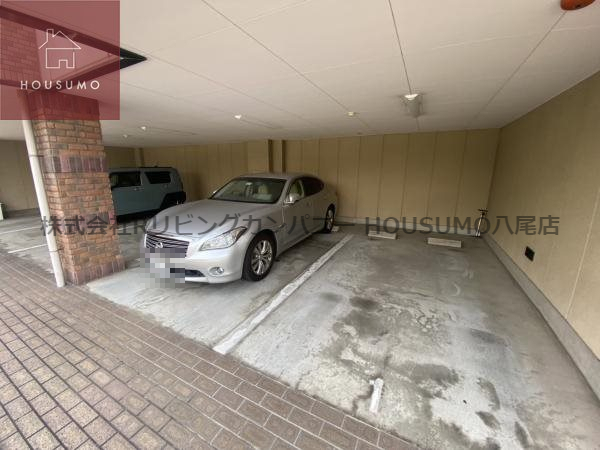 駐車場　駐車場に車を止められます