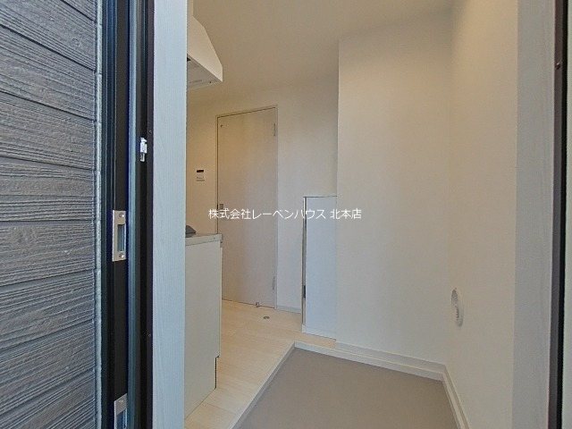 玄関　レーベンハウス北本店へ　048-590-5757