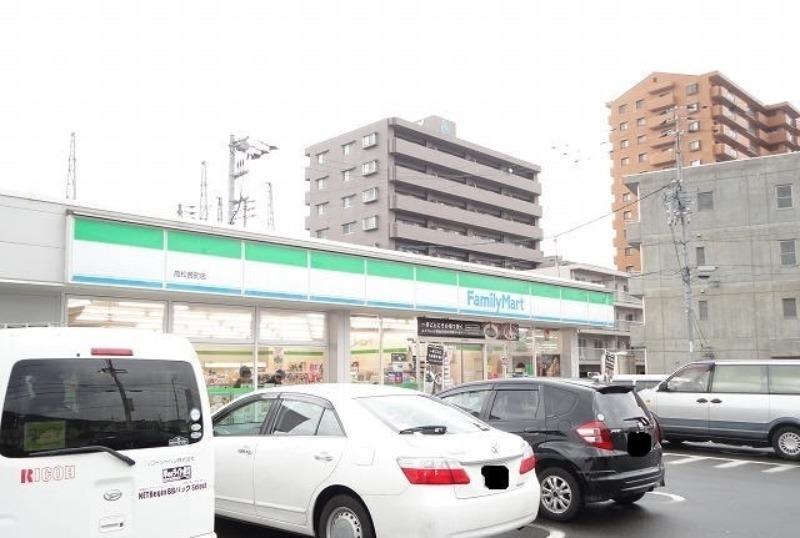コンビニ　ファミリーマート 高松西町店（コンビニ）まで329m